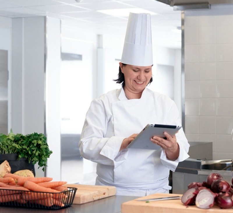 our-values-chefs-2 800x743px-1